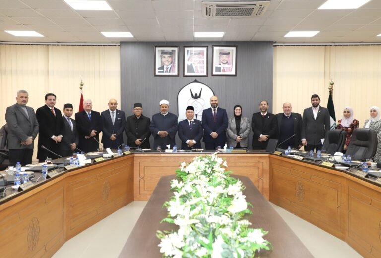 “اليرموك” و “السلطان الشريف علي الإسلامية” في بروناي تبرمان مذكرة تفاهم لتعزيز التعاون الأكاديمي والبحثي