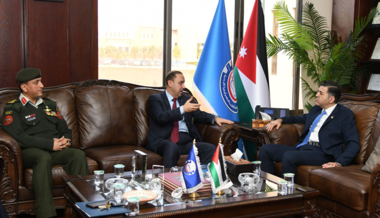 وزير الاتصال الحكومي من جامعة العلوم والتكنولوجيا: الجامعات ركيزة أساسية في بناء الوعي الوطني