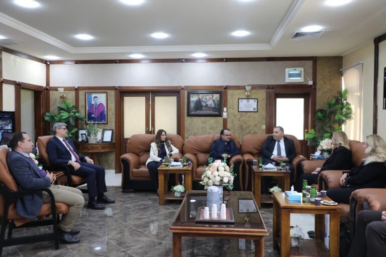 جامعة الزرقاء تستقبل وفدًا من جامعة بيلغورود للتعاون والاقتصاد والقانون في روسيا