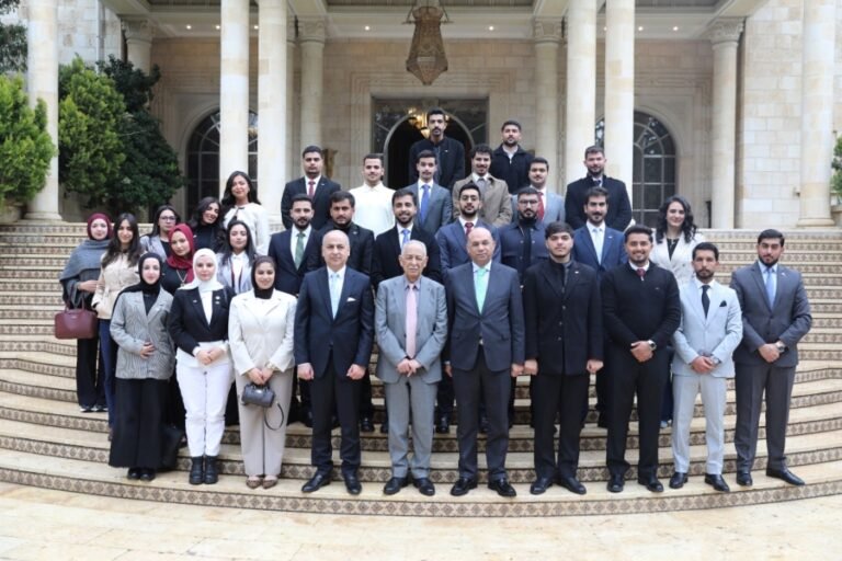 وفد اتحاد البرلمان الطلابي في “الشرق الأوسط” يزور الديوان الملكي الهاشمي العامر
