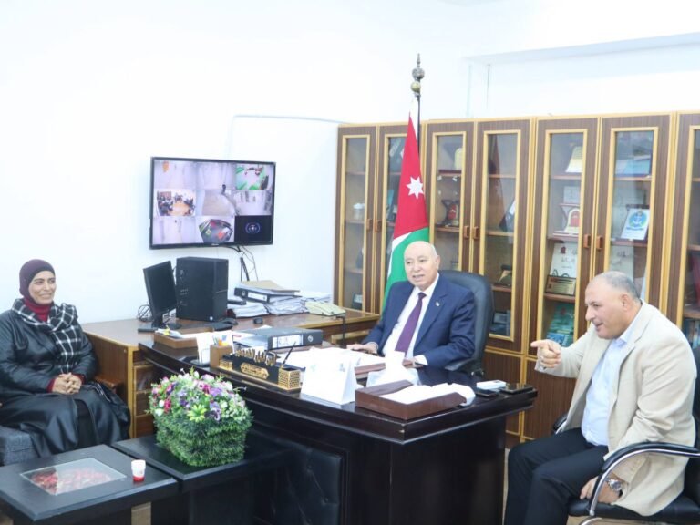 رئيس جامعة مؤتة يتفقد جاهزية عمادة شؤون الطلبة لانتخابات الاتحاد نهاية نيسان