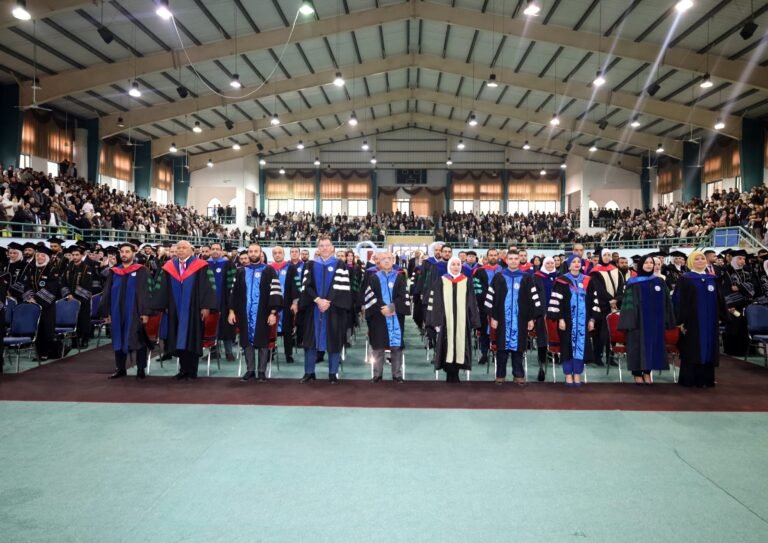 جامعة فيلادلفيا تحتفي بخريجي الفوج (32) برعاية رئيسها الجراح