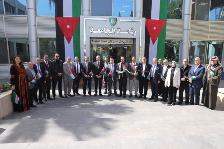 جامعة البلقاء التطبيقية تحتفل بيوم العلم الأردني في مختلف كلياتها بالمملكة