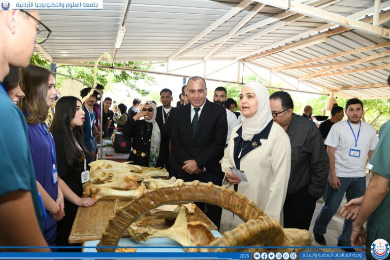 كلية الطب البيطري في “التكنولوجيا” تنظّم “Vet Connect Day” لتعزيز التفاعل الطلابي والمهارات المهنية