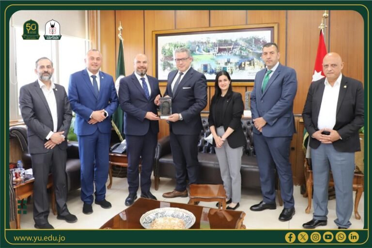 جامعة اليرموك وفندق “الريتز كارلتون عمّان” يعززان شراكتهما الأكاديمية والتدريبية لإعداد كفاءات واعدة في قطاع الضيافة